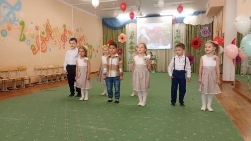 В «Солнышке» для мам и бабушек провели праздничный концерт