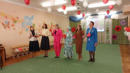 «Кояшкай» балалар бакчасында әниләр һәм әбиләр өчен бәйрәм концерты уздырдылар