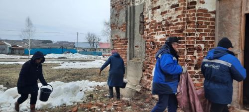 Кильдеевцы вышлли на субботник по благоустройству территории местного храма