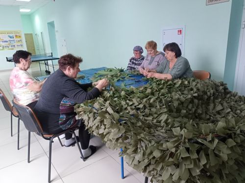 В Молодежном клубе в Макулове провели акцию «Помогаем нашим»