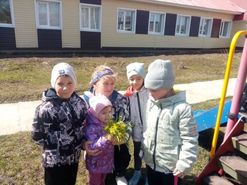 В Ямбулатове прошла игра-путешествие к Международному дню подснежника