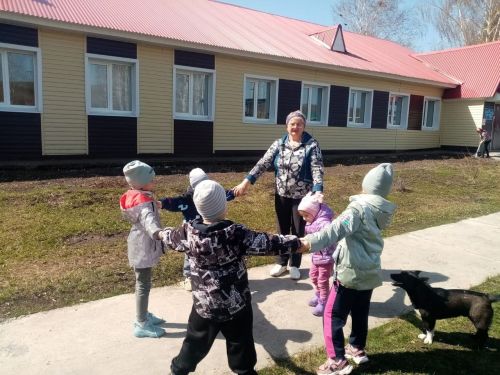 В Ямбулатове прошла игра-путешествие к Международному дню подснежника