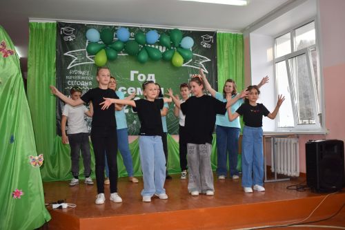 В Верхнеуслонской школе состоялось торжественное открытие Года семьи