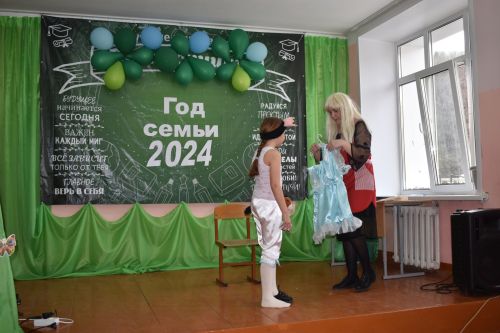 В Верхнеуслонской школе состоялось торжественное открытие Года семьи