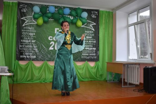 В Верхнеуслонской школе состоялось торжественное открытие Года семьи