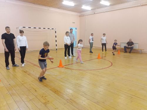 В Макулове прошли семейные веселые старты