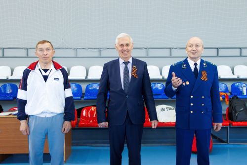 В Верхнем Услоне прошел турнир по бадминтону в честь Дня Победы