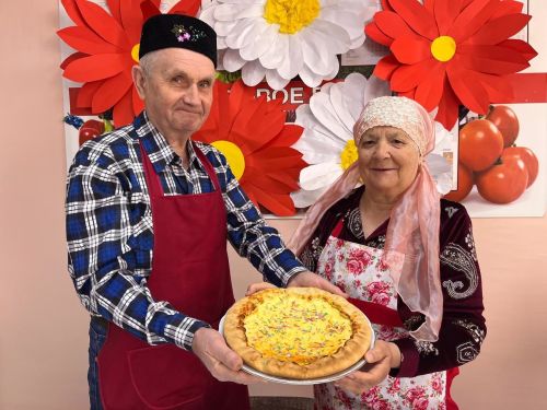 В Верхнеуслонском Доме-интернате к Международному дню семьи испекли праздничный пирог