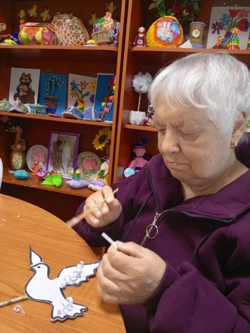 “Җиңү тәрәзәләре” бөтенроссия акциясенә Югары Ослан интернат-йорты хезмәткәрләре һәм яшәүчеләре дә кушылды