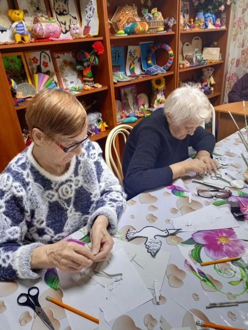 “Җиңү тәрәзәләре” бөтенроссия акциясенә Югары Ослан интернат-йорты хезмәткәрләре һәм яшәүчеләре дә кушылды