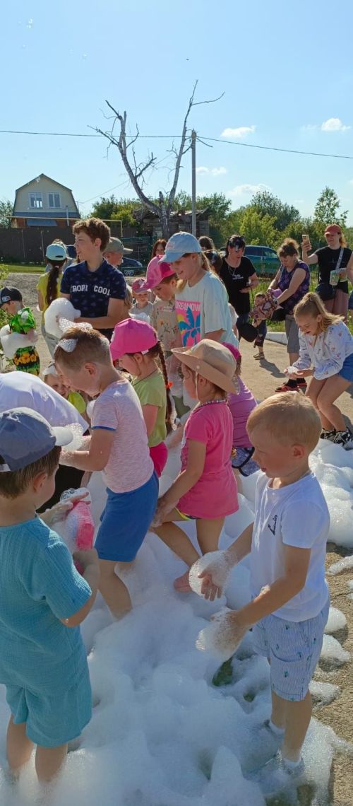 В Шеланге весело отметили День защиты детей