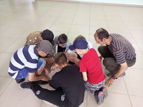 В Октябрьском детей зарядили летним настроением