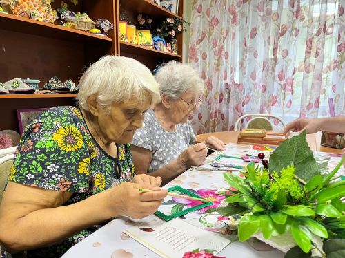 В Верхнеуслонском Доме-интернате прошел мастер-класс по изготовлению фоторамки