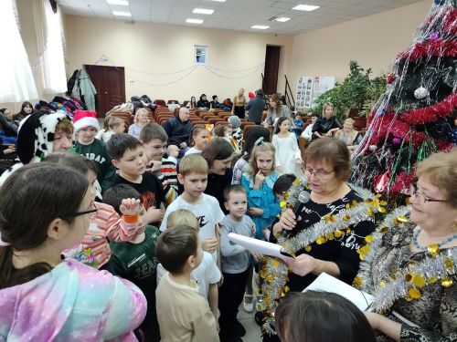 В Макулово на новогодний праздник пришел Чебурашка