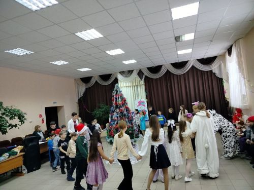 В Макулово на новогодний праздник пришел Чебурашка