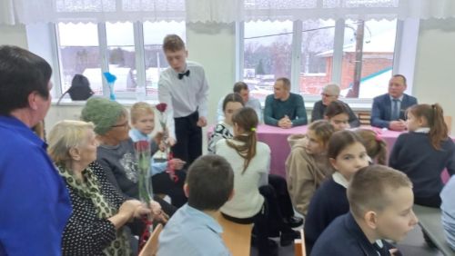 Октябрьский мәктәбендә сугышчан почмак ачылды