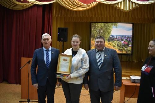В Шеланге население волнует состояние дорог и пешеходного моста