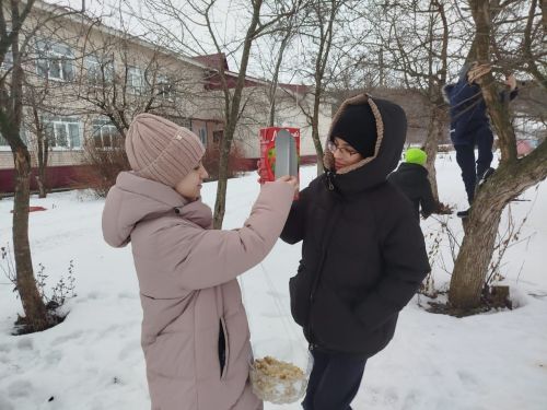В Куралове прошла экологическая акция «Покорми зимующих птиц»