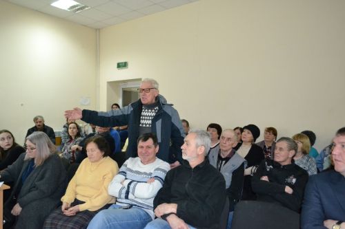 Количество вопросов на сходе в Нижнем Услоне превзошло все ожидания