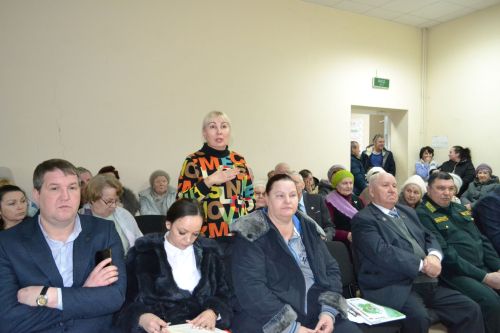 Количество вопросов на сходе в Нижнем Услоне превзошло все ожидания