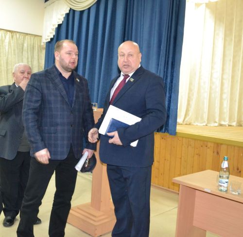 Количество вопросов на сходе в Нижнем Услоне превзошло все ожидания