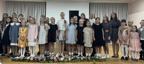 В Детской школе искусств прошел праздничный концерт