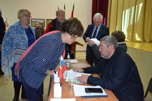 Участие в сходе граждан в Вв.Слободе принял Роман Шайхутдинов