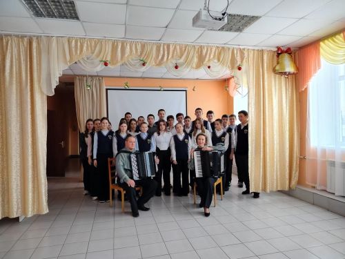 Педагоги Виктор и Ольга Киреевы выступили перед макуловскими школьниками