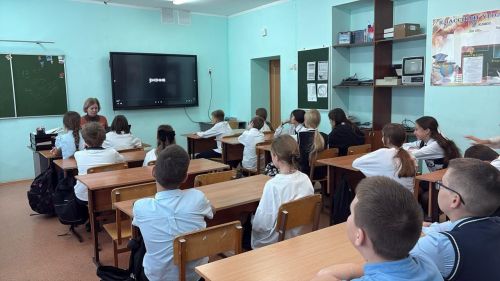 Югары Ослан мәктәбе укучылары һөнәрләр белән таныша