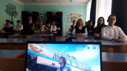 Югары Ослан мәктәбе укучылары һөнәрләр белән таныша