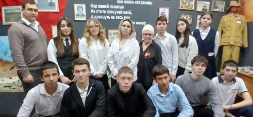 Живая связь поколений: экскурсия в «Музее памяти» объединила героев разных эпох
