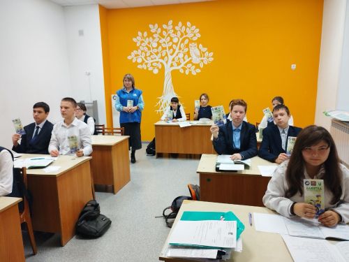Беседы о ПДД в Шеланговской школе: безопасность в осенне-зимний период