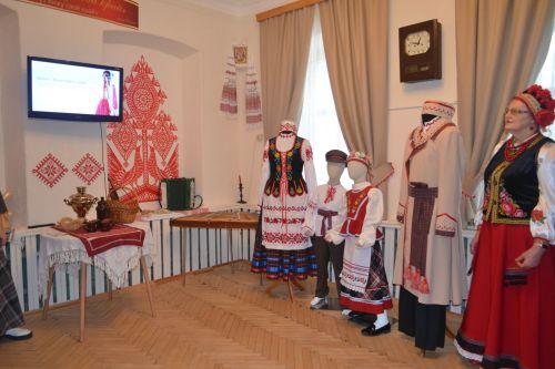 Славянское единство под зимним небом: в купаловском доме зажгли первую звезду