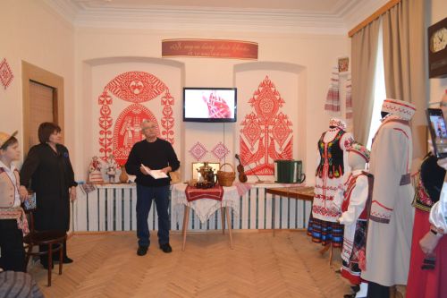 Славянское единство под зимним небом: в купаловском доме зажгли первую звезду