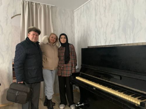 «Фортепиано для мамы»: желание девочки сбылось, благодаря цепочке добрых сердец