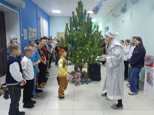 В Русском Макулове молодёжный клуб устроил новогодний праздник