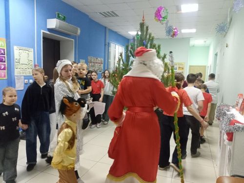 В Русском Макулове молодёжный клуб устроил новогодний праздник