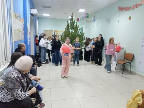 В Русском Макулове молодёжный клуб устроил новогодний праздник