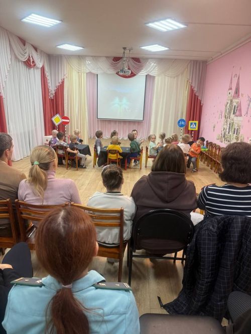 Верхнеуслонским дошкольникам показали, как фликеры спасают в темноте
