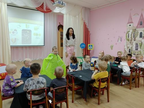 Верхнеуслонским дошкольникам показали, как фликеры спасают в темноте