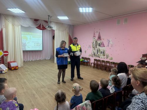 Верхнеуслонским дошкольникам показали, как фликеры спасают в темноте