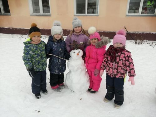Түбән Ослан балалары кышкы уеннарны ярата