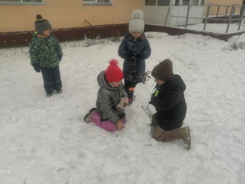 Түбән Ослан балалары кышкы уеннарны ярата