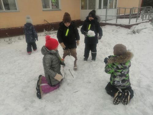 Түбән Ослан балалары кышкы уеннарны ярата