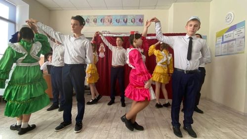 Шеланга мәктәбендә телләрне саклау буенча чара үткәрелде