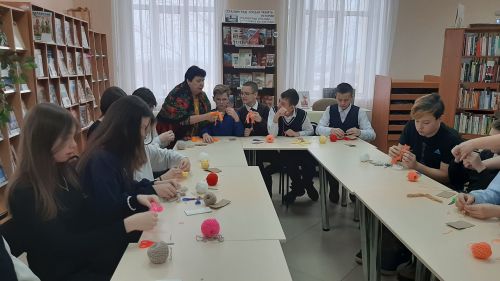 В Верхнем Услоне прошел мастер-класс по изготовлению куклы - масленицы