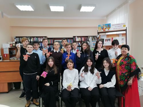В Верхнем Услоне прошел мастер-класс по изготовлению куклы - масленицы