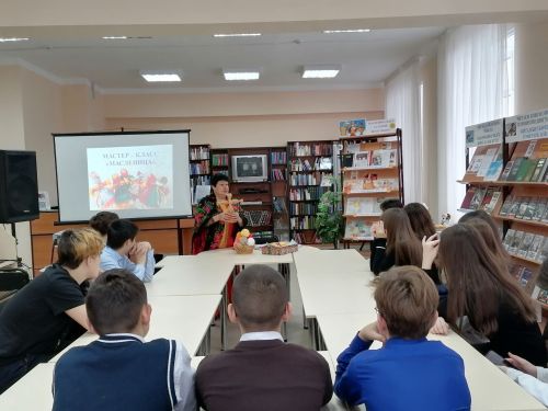 В Верхнем Услоне прошел мастер-класс по изготовлению куклы - масленицы