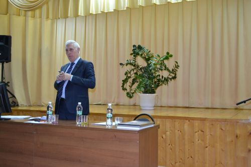 Сход в Кильдееве начался с видео-презентации о земляках, участниках СВО