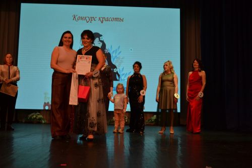 Женщины, меняющие мир: в Верхнем Услоне прошел конкурс красоты